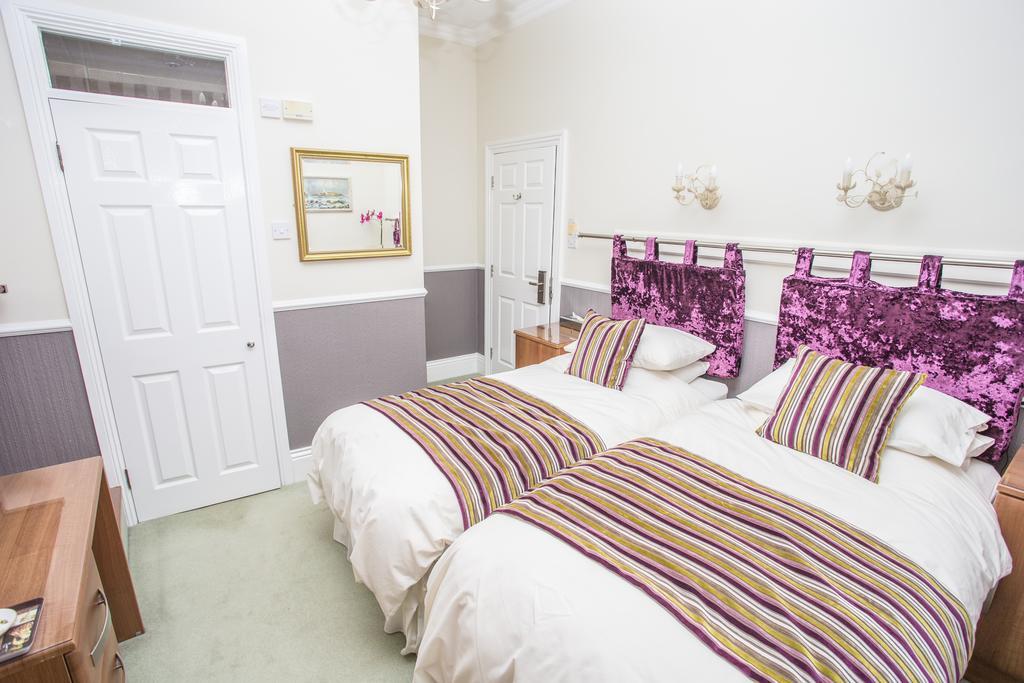 וויטלי ביי Park Lodge Guest House מראה חיצוני תמונה