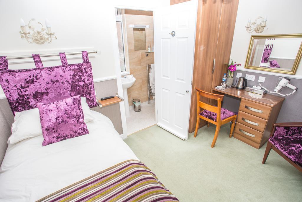 וויטלי ביי Park Lodge Guest House מראה חיצוני תמונה