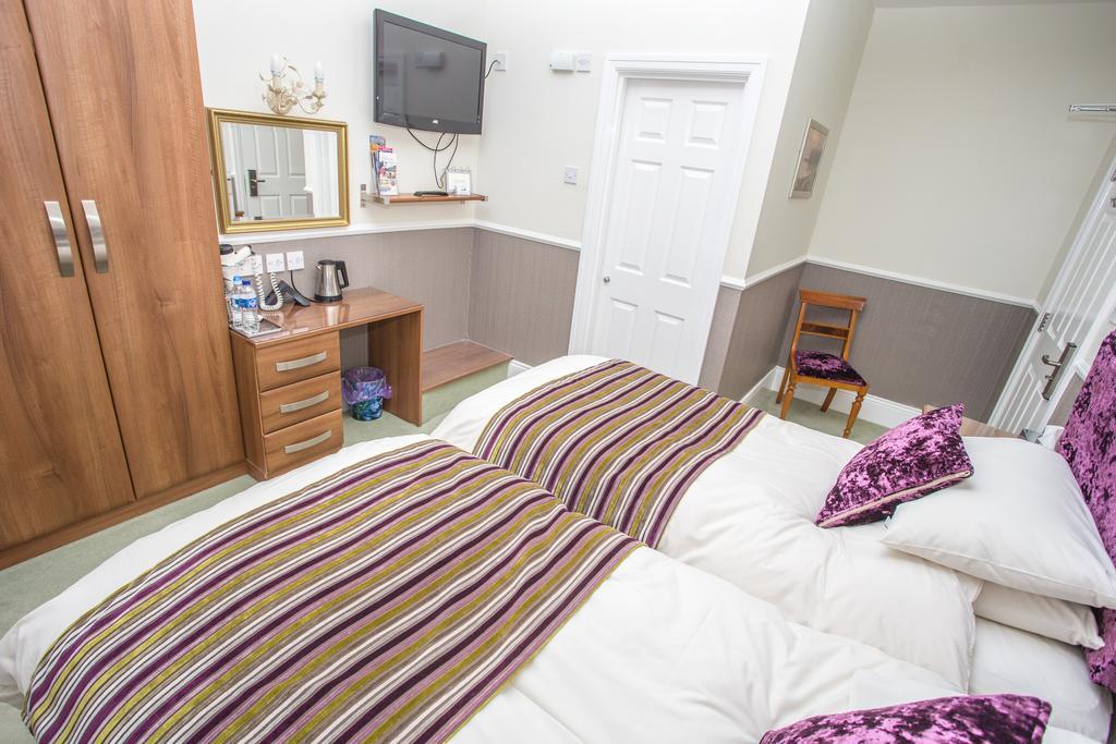 וויטלי ביי Park Lodge Guest House מראה חיצוני תמונה