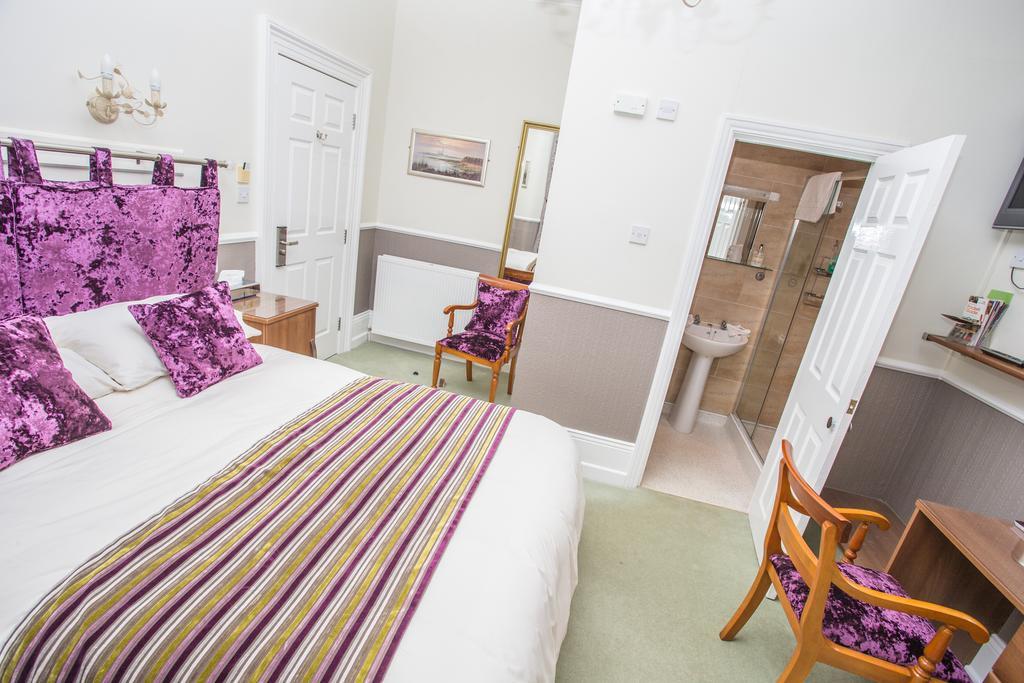 וויטלי ביי Park Lodge Guest House מראה חיצוני תמונה